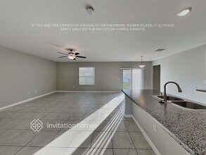 1576 Blue Rose Dr in Ruskin, FL - Foto de edificio - Building Photo