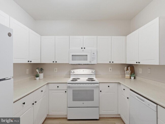 property at 4560 Strutfield Ln