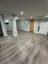 918 Crain St, Unit 2 Bed 1 Bath in Evanston, IL - Building Photo - Building Photo