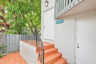 10542 NW 7th Terrace in Miami, FL - Building Photo - Building Photo