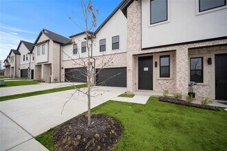 4424 Fatima Dr in Irving, TX - Building Photo - Building Photo