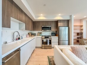 2747 San Pablo Ave in Berkeley, CA - Building Photo - Building Photo