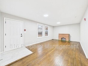 7560 Prospect Ave in Kansas City, MO - Building Photo - Building Photo