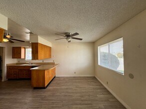 2501 Bea Ct in Bakersfield, CA - Building Photo - Building Photo