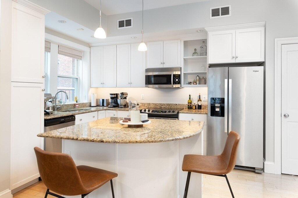 481 Beacon St in Boston, MA - Building Photo