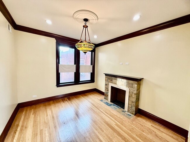 1342 N Kedzie Ave in Chicago, IL - Building Photo - Building Photo