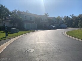 3624 Pine Oak Cir in Ft. Myers, FL - Building Photo