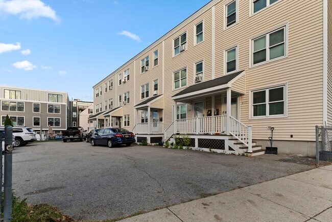 202 W 6th St, Unit 202 in Boston, MA - Building Photo - Building Photo