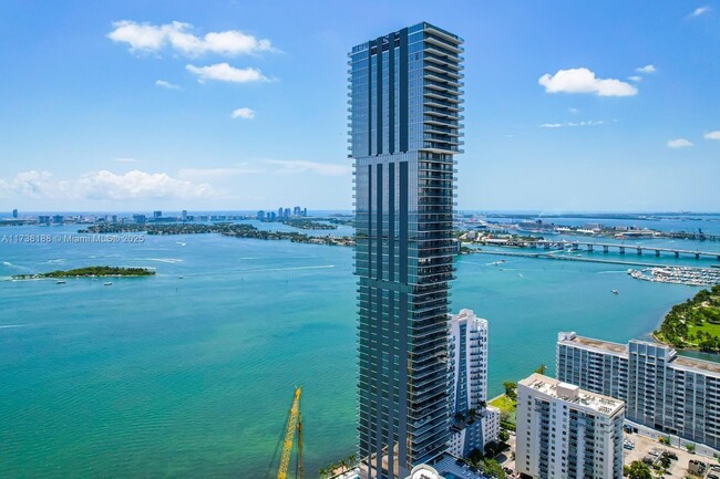 788 NE 23rd St, Unit 202 in Miami, FL - Building Photo - Building Photo