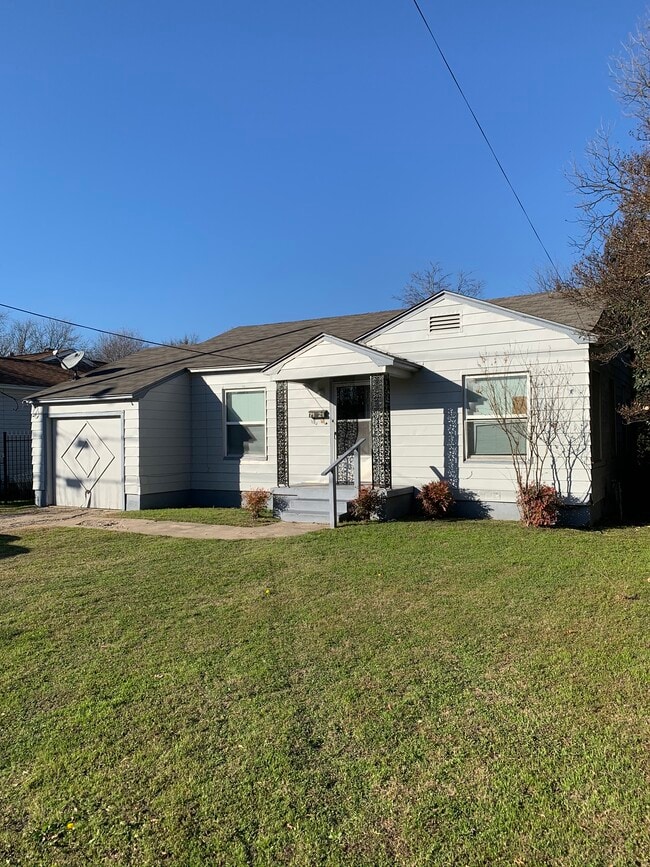 7121 Toland St in Dallas, TX - Building Photo - Building Photo