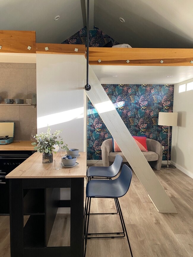 property at 845 N 9th Ave