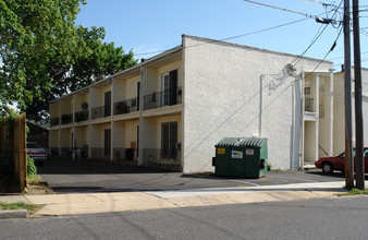 Regent Court Apartments in Runnemede, NJ - Building Photo - Building Photo