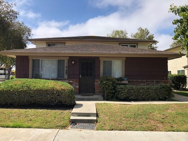 property at 5274 Shenandoah St