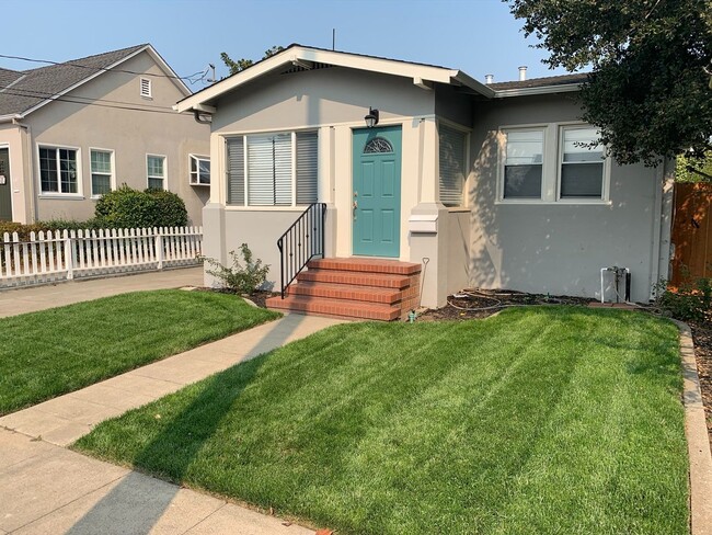 property at 611 S Fremont St