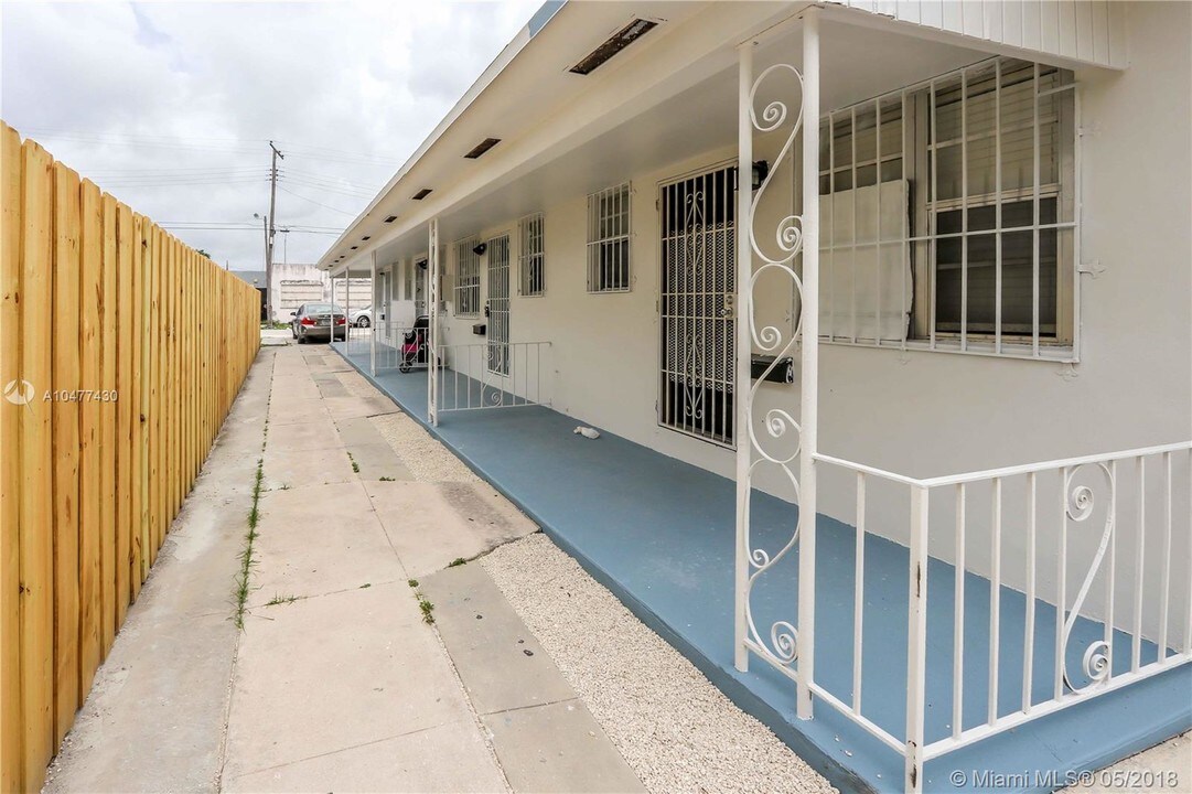 5515 NW 6th Pl-Unit -#3-890 in Miami, FL - Building Photo