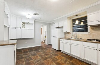 7928 Edward St in New Orleans, LA - Foto de edificio - Building Photo