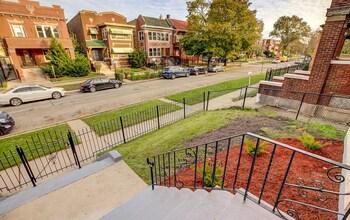 7946 S Peoria St-Unit -Apt B in Chicago, IL - Building Photo - Building Photo