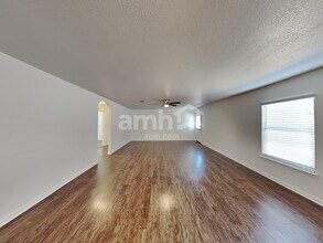 7329 Canyon Light in San Antonio, TX - Foto de edificio - Building Photo