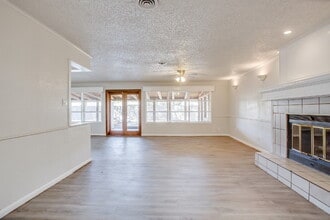 4208 49th St in Lubbock, TX - Building Photo - Building Photo