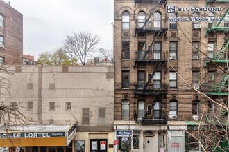 120 Christopher St in New York, NY - Building Photo - Building Photo