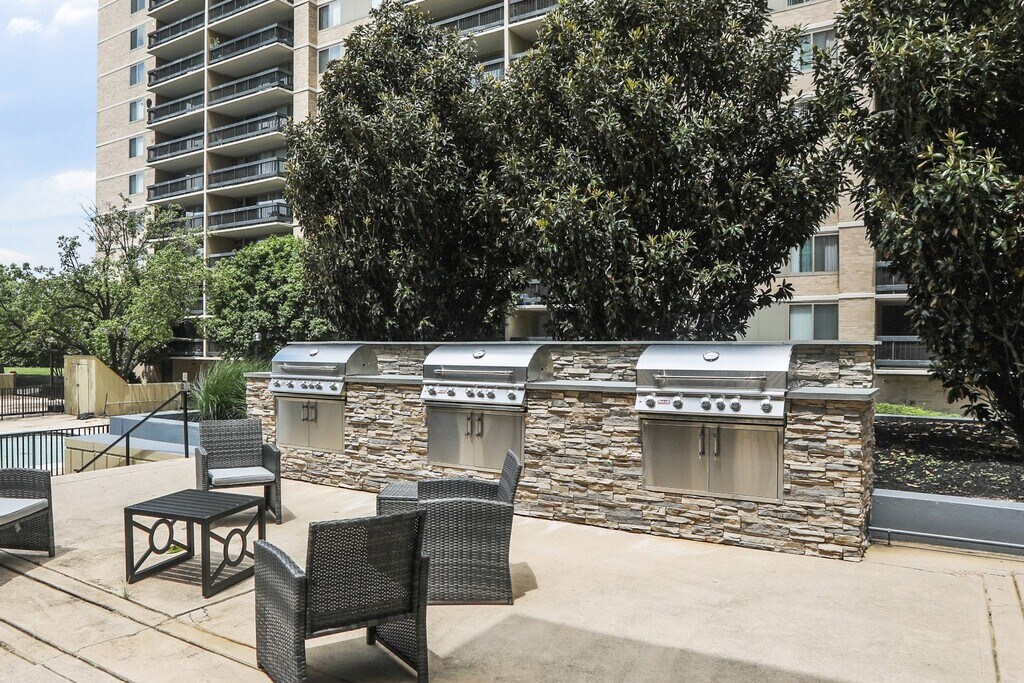 Skyline Towers Falls Church, VA Apartments