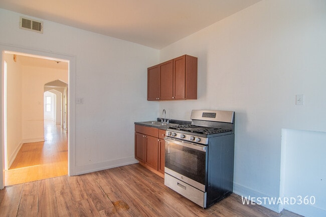 7833 S Kingston Ave in Chicago, IL - Building Photo - Building Photo