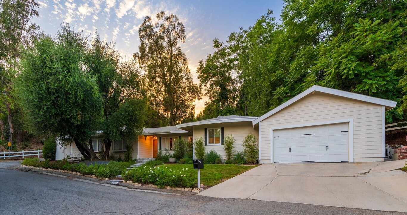 4901 Palo Dr in Los Angeles, CA - Building Photo