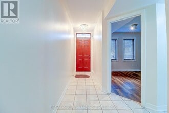 4271A Lawrence Ave E in Toronto, ON - Building Photo - Building Photo