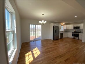 47 Rowland Farm Rd in Oxford, CT - Building Photo - Building Photo