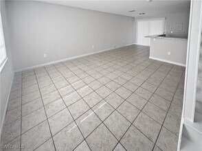 6635 Warwick Cir in Ft. Myers, FL - Building Photo - Building Photo