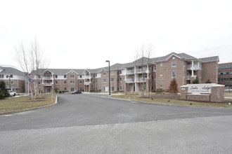 Sable Lodge in South Portland, ME - Foto de edificio - Building Photo