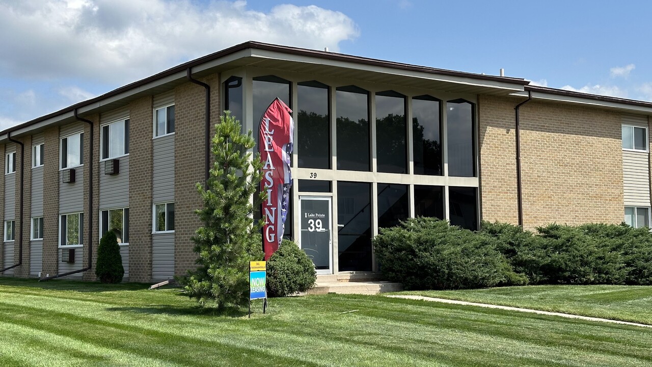 Lake Pointe Apartment Homes in Fond du Lac, WI - Building Photo