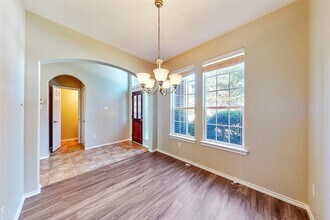 8915 Headstall Dr in Tomball, TX - Building Photo - Building Photo