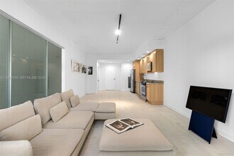 2001 Meridian Ave in Miami Beach, FL - Building Photo - Building Photo