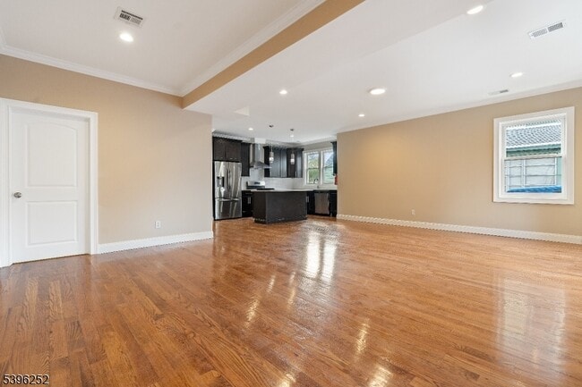 57 Elm St in Montclair, NJ - Foto de edificio - Building Photo