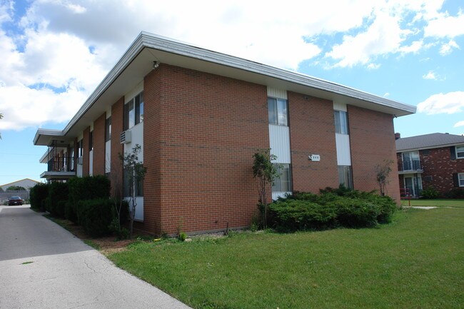 840 William Charles Ct in Ashwaubenon, WI - Foto de edificio - Building Photo