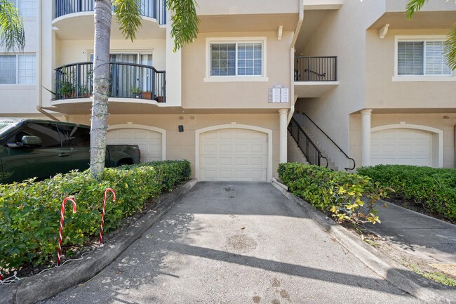 property at 500 Crestwood Ct N