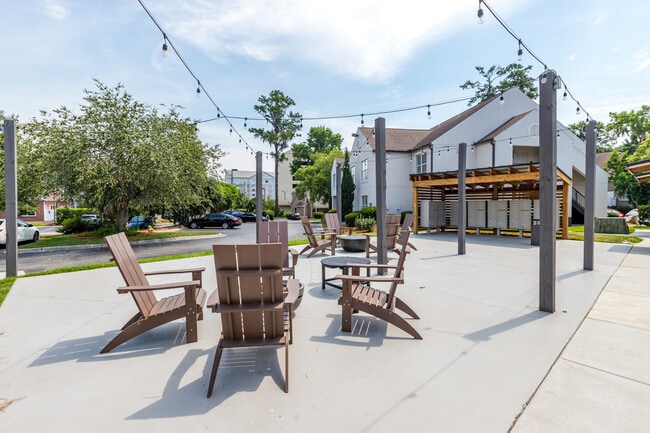 The Spoke Savannah in Savannah, GA - Foto de edificio - Building Photo