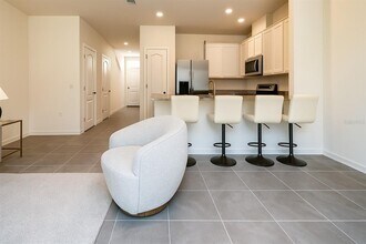 2323 Gifford Dr in Davenport, FL - Foto de edificio - Building Photo