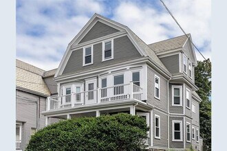 41 Mason St, Unit Upstairs - Unit 2 in Somerville, MA - Foto de edificio - Building Photo