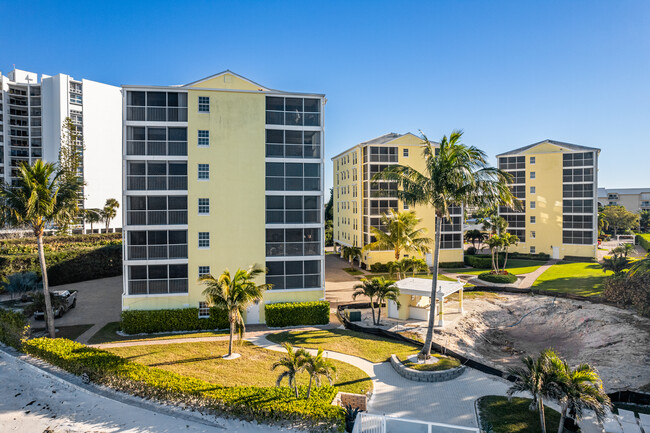 St. Croix Club in Naples, FL - Building Photo - Building Photo