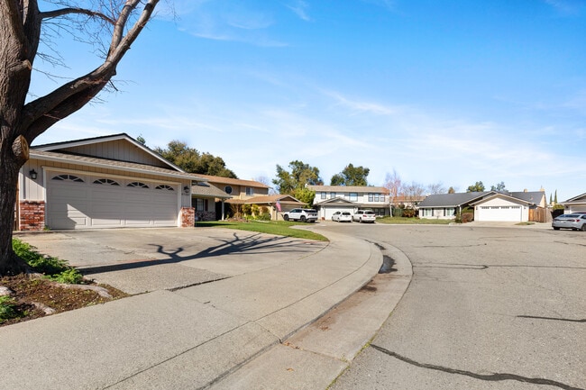 9733 Northstar Ct in Stockton, CA - Building Photo - Building Photo