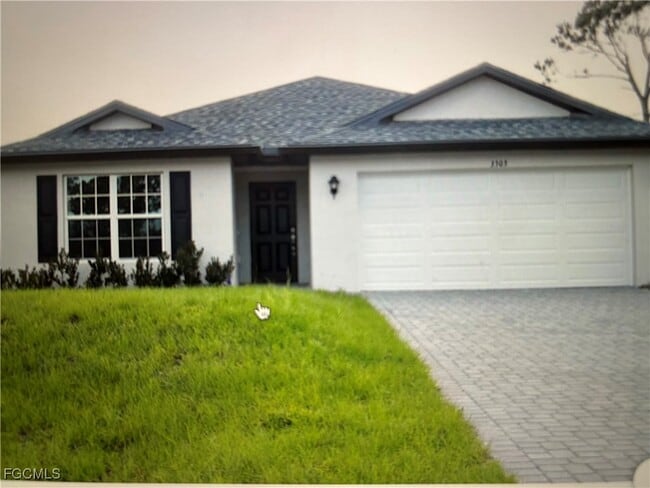 3303 Irma St in North Port, FL - Building Photo - Building Photo