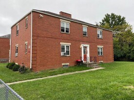 219 N James Rd in Columbus, OH - Building Photo