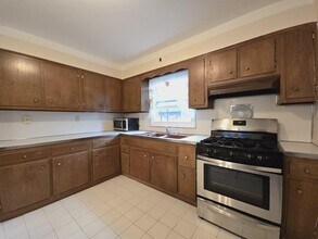 1000 Avenue C in Bayonne, NJ - Building Photo - Building Photo