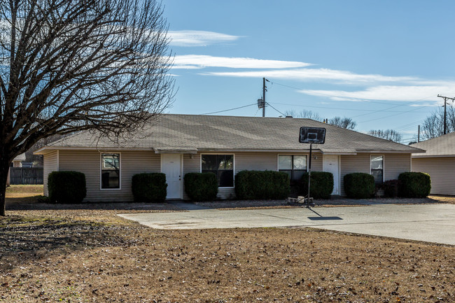 501 SW 4th St in Bryant, AR - Building Photo - Building Photo