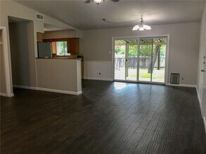 8202 Renton Dr in Austin, TX - Building Photo - Building Photo