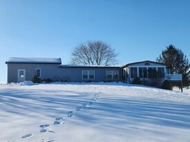 615 Twin Bridge Rd in Chambersburg, PA - Building Photo