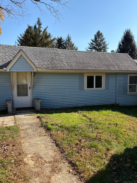 5 White Birch Ln in Southbury, CT - Building Photo