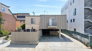3961 Moore St in Los Angeles, CA - Foto de edificio - Building Photo